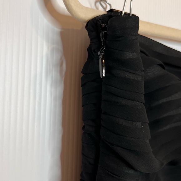 BCBGMAXAZRIA Runway One Shoulder Pleated Overlay Mini Dress. Size 8 - Picture 7 of 10